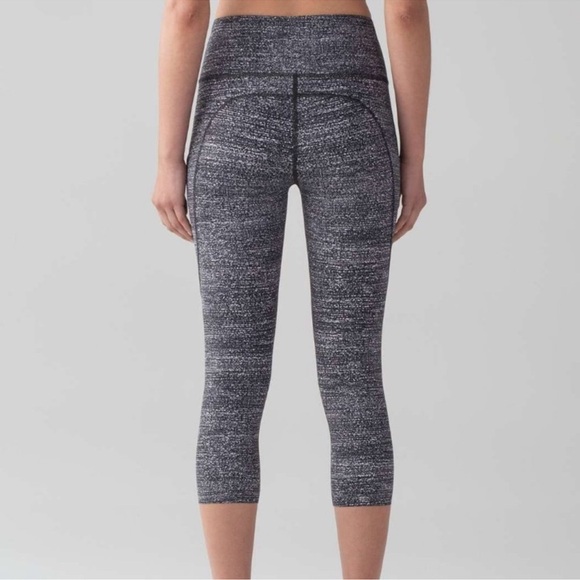 Lululemon Fast & Free Crop II Leggings - Picture 2 of 7